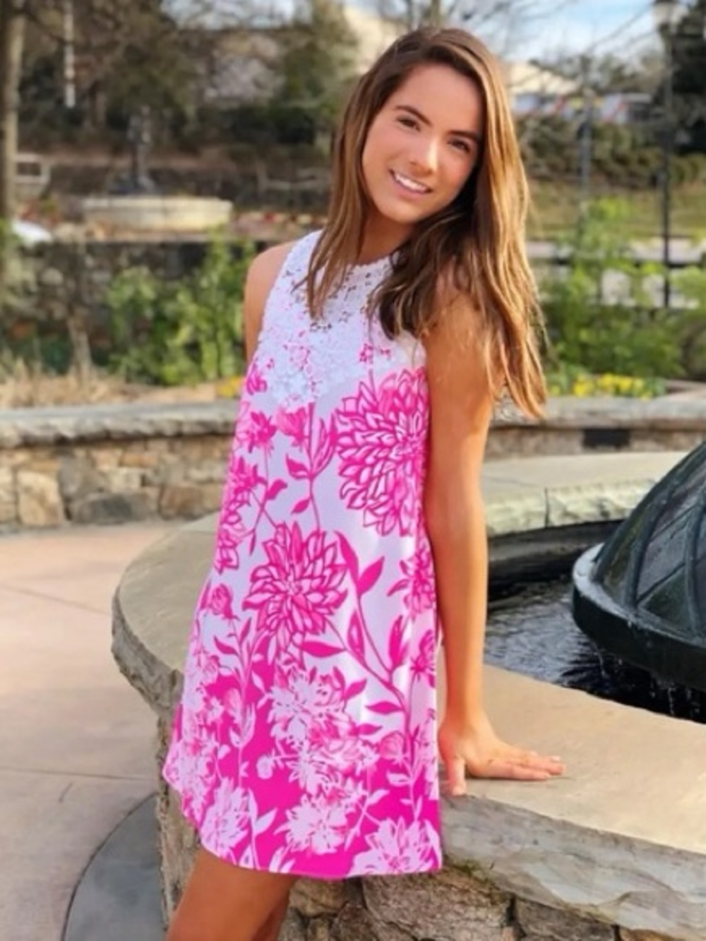 Lilly Pulitzer Nala Sleeveless Shift Dress Pink and White Crochet Lace Size 8